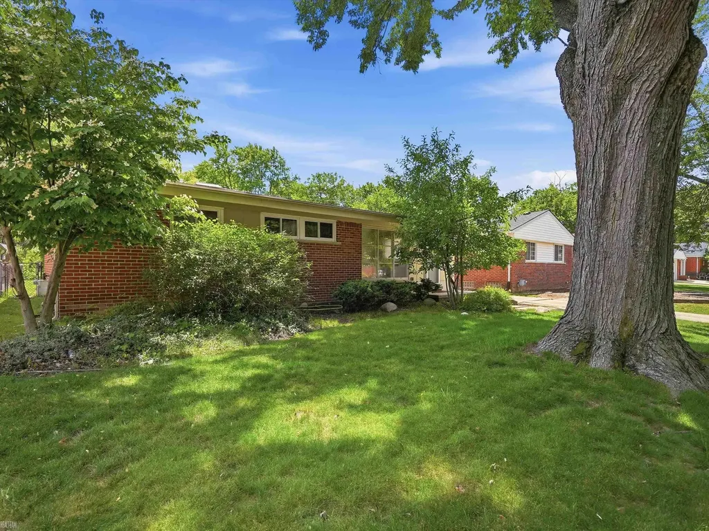 429 W Bloomfield Avenue Royal Oak City MI 48073