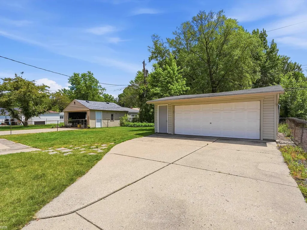 429 W Bloomfield Avenue Royal Oak City MI 48073