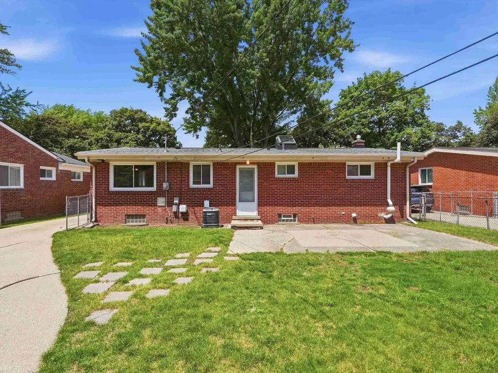 429 W Bloomfield Avenue Royal Oak City MI 48073