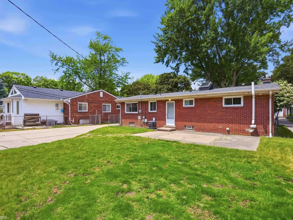 429 W Bloomfield Avenue Royal Oak City MI 48073