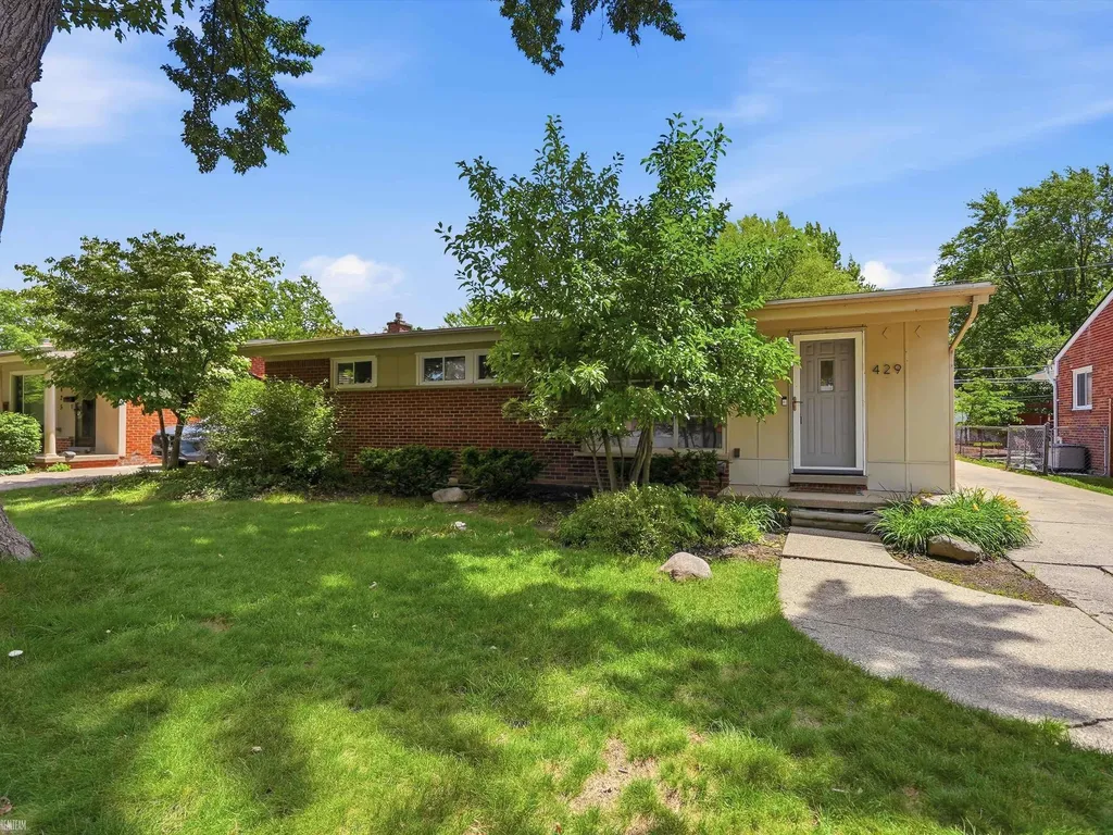 429 W Bloomfield Avenue Royal Oak City MI 48073
