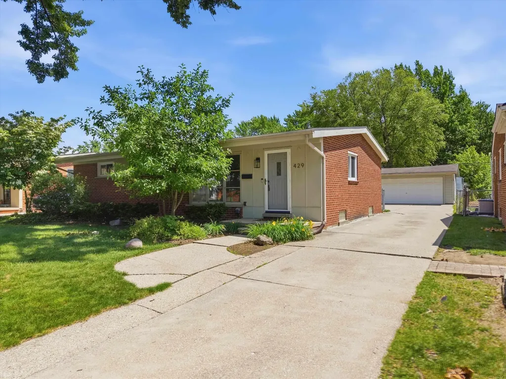 429 W Bloomfield Avenue Royal Oak City MI 48073