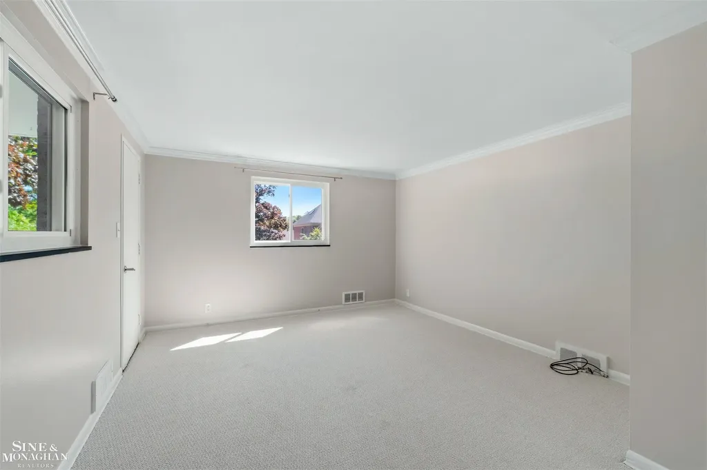 515 Neff Road Grosse Pointe City MI 48230