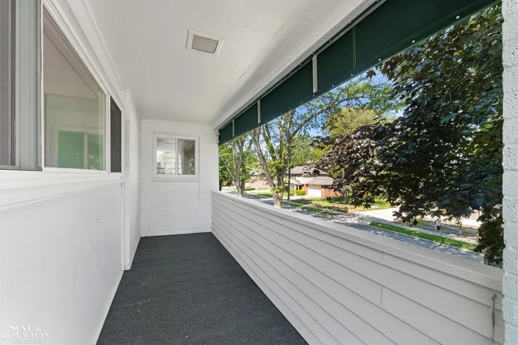 515 Neff Road Grosse Pointe City MI 48230