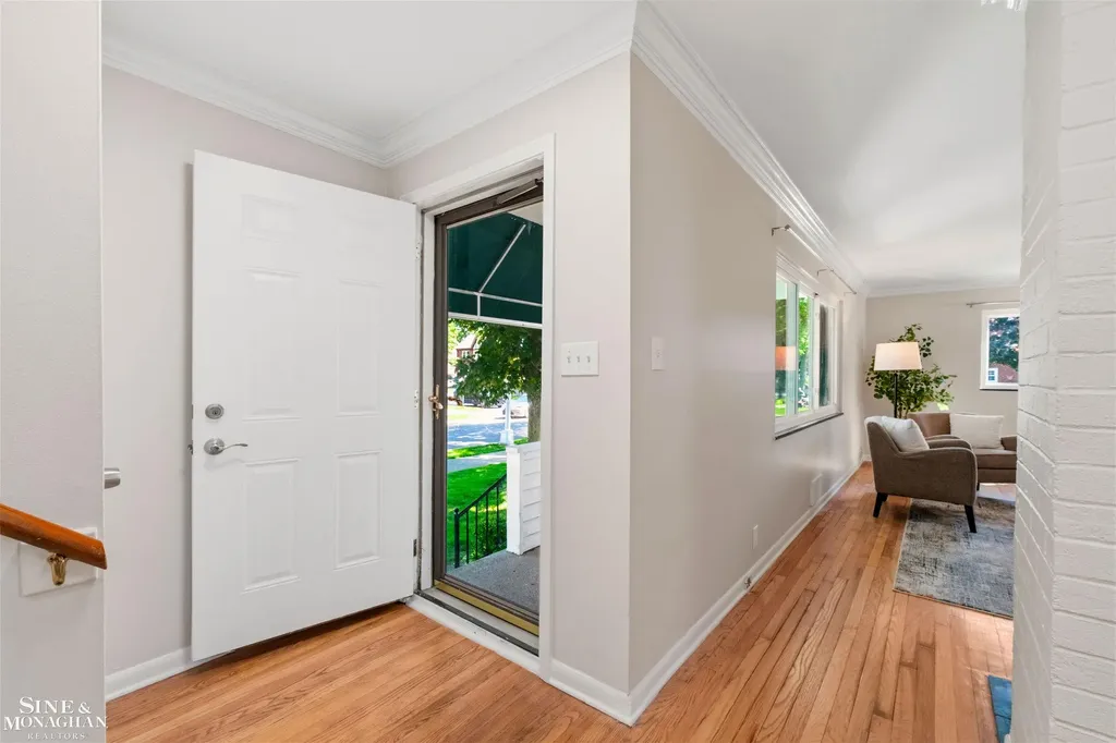 515 Neff Road Grosse Pointe City MI 48230