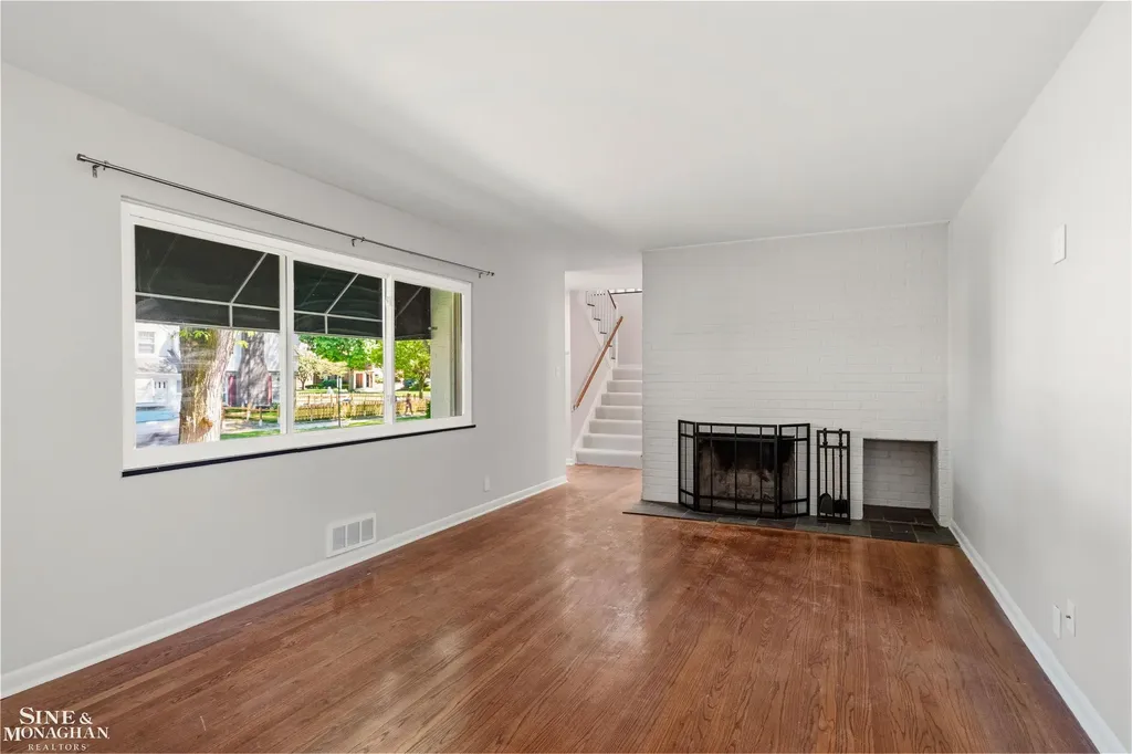 515 Neff Road Grosse Pointe City MI 48230