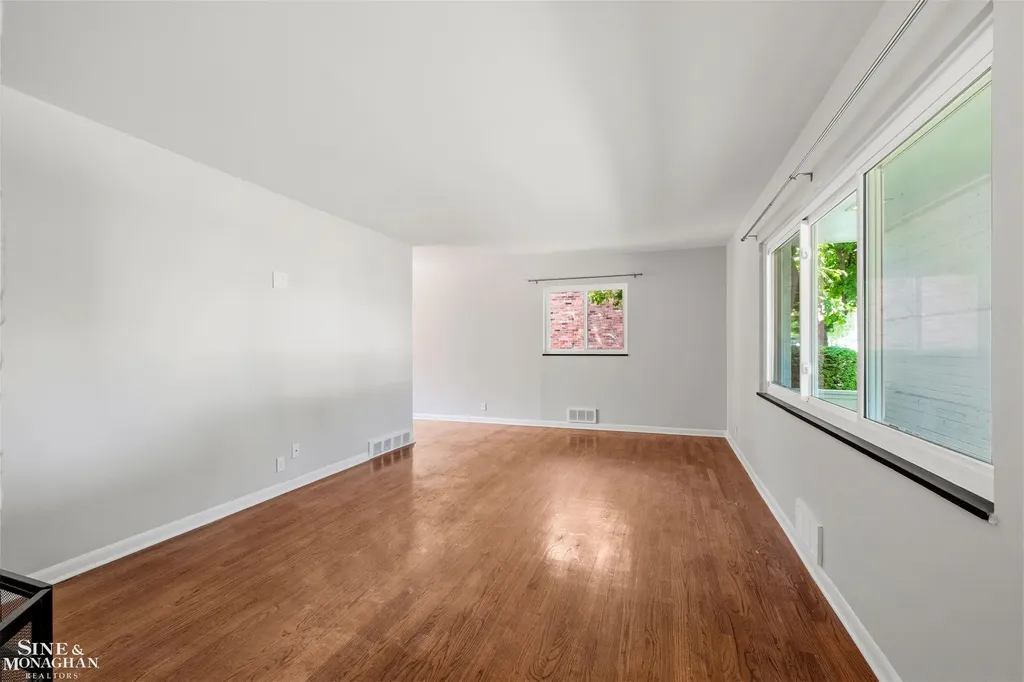 515 Neff Road Grosse Pointe City MI 48230