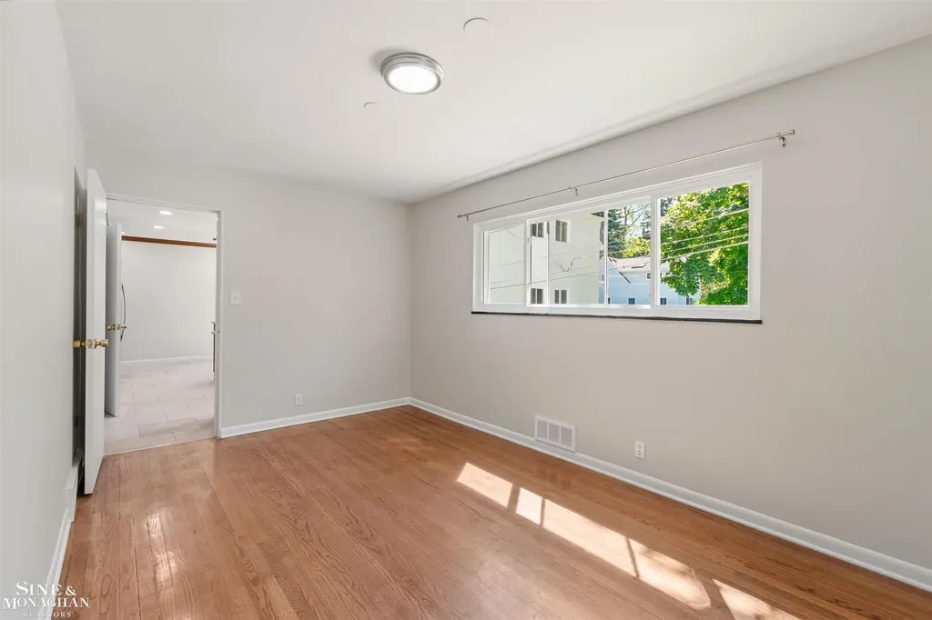 515 Neff Road Grosse Pointe City MI 48230