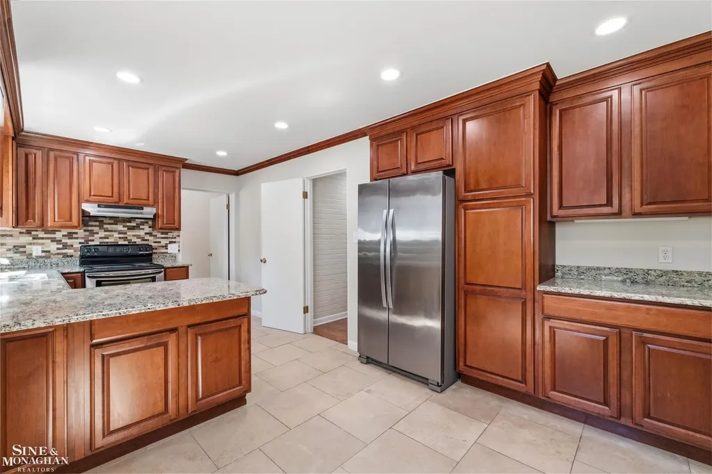 515 Neff Road Grosse Pointe City MI 48230