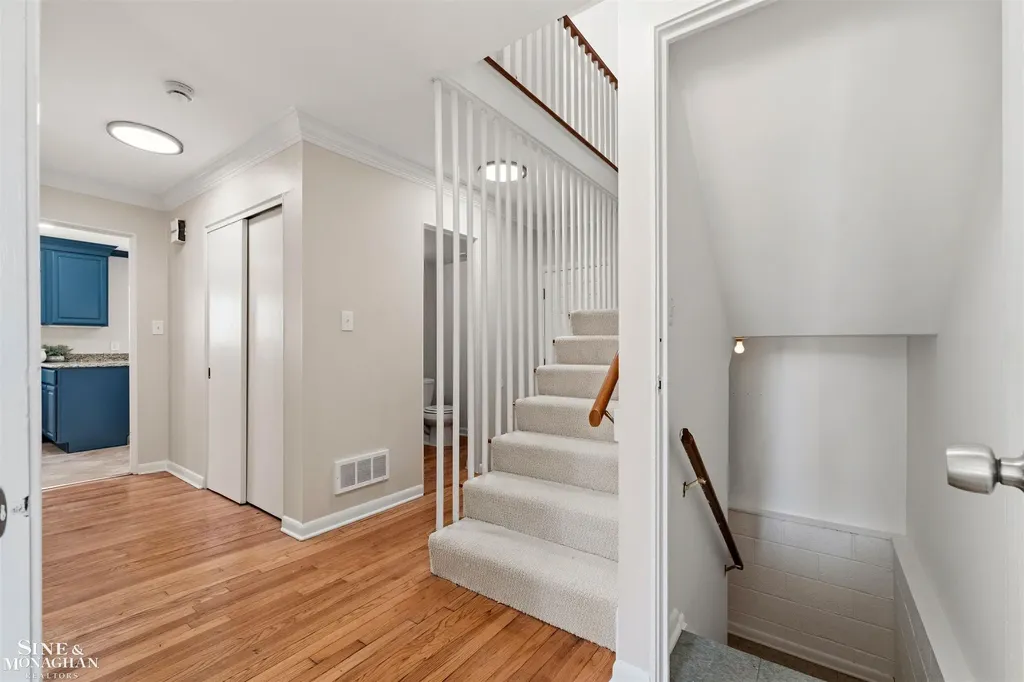 515 Neff Road Grosse Pointe City MI 48230