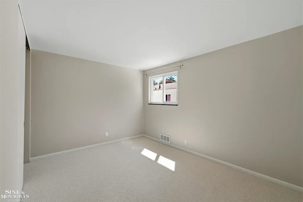 515 Neff Road Grosse Pointe City MI 48230