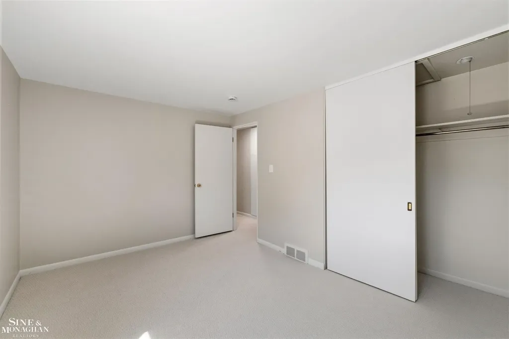 515 Neff Road Grosse Pointe City MI 48230