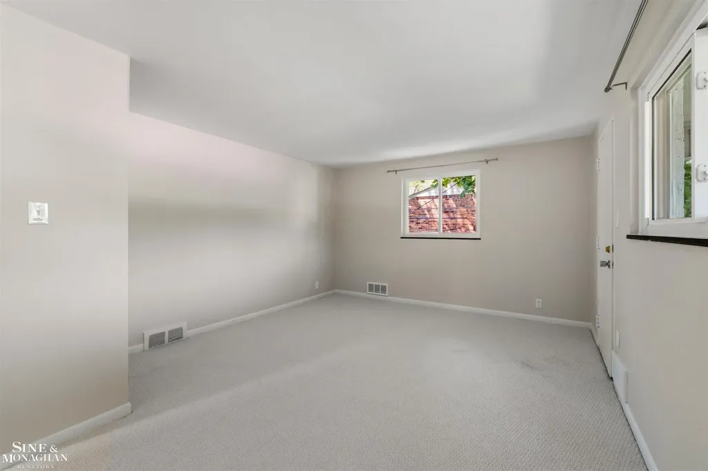 515 Neff Road Grosse Pointe City MI 48230