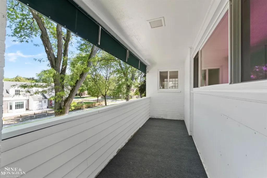 515 Neff Road Grosse Pointe City MI 48230