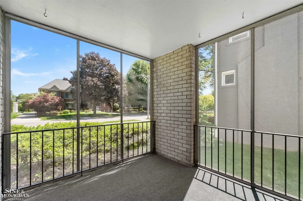 515 Neff Road Grosse Pointe City MI 48230