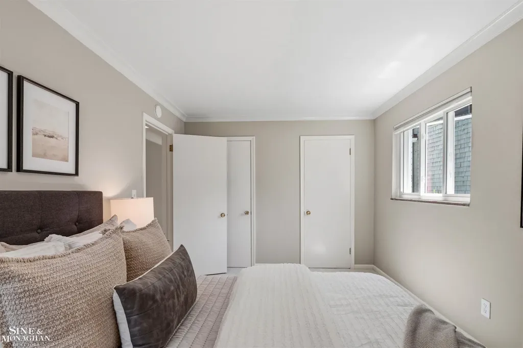 515 Neff Road Grosse Pointe City MI 48230