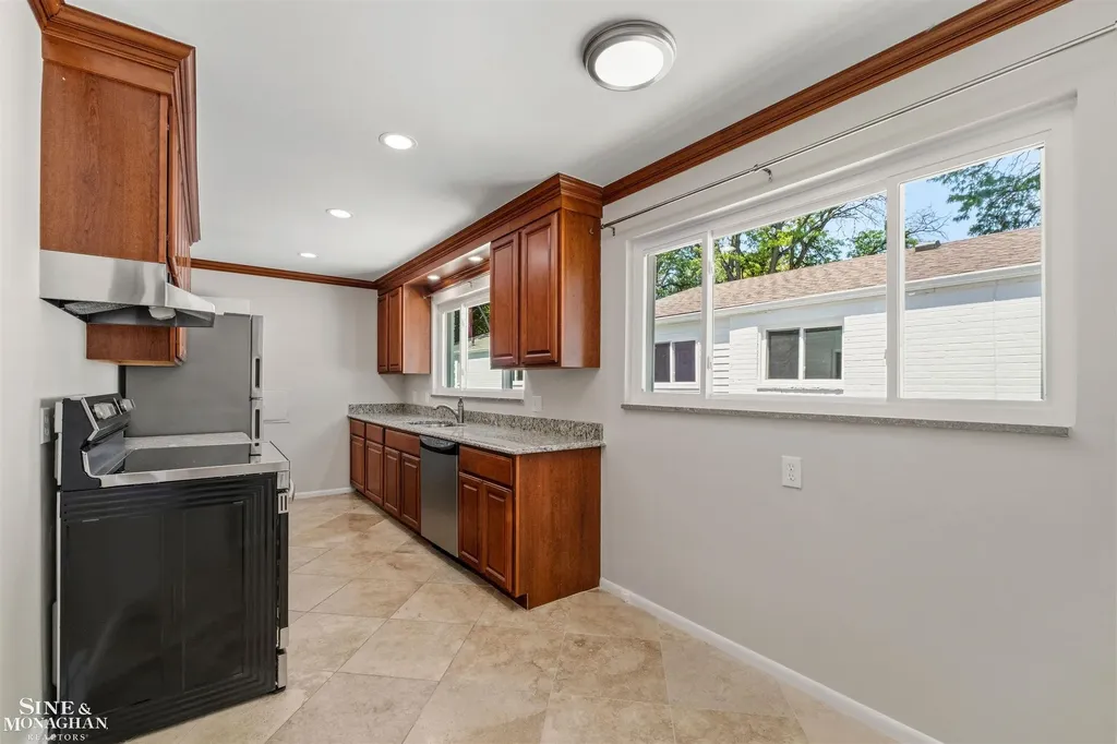 515 Neff Road Grosse Pointe City MI 48230