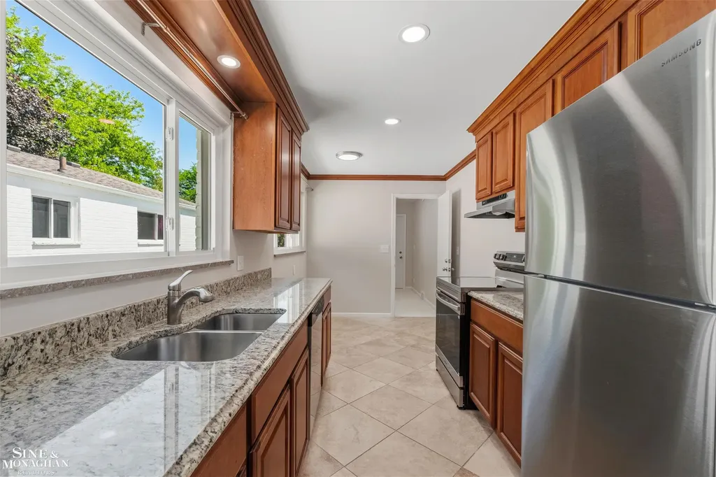 515 Neff Road Grosse Pointe City MI 48230