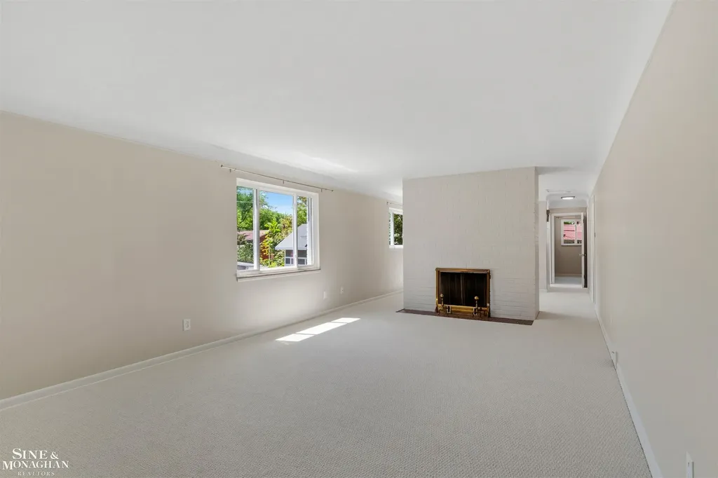 515 Neff Road Grosse Pointe City MI 48230