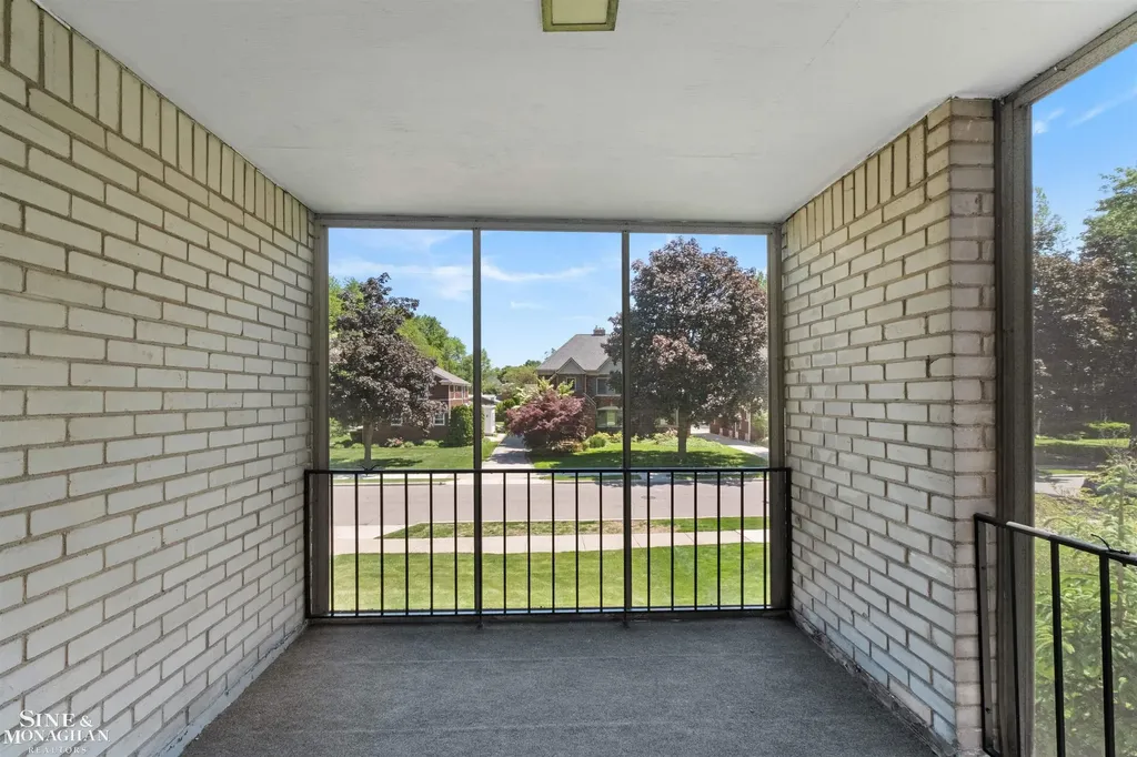 515 Neff Road Grosse Pointe City MI 48230