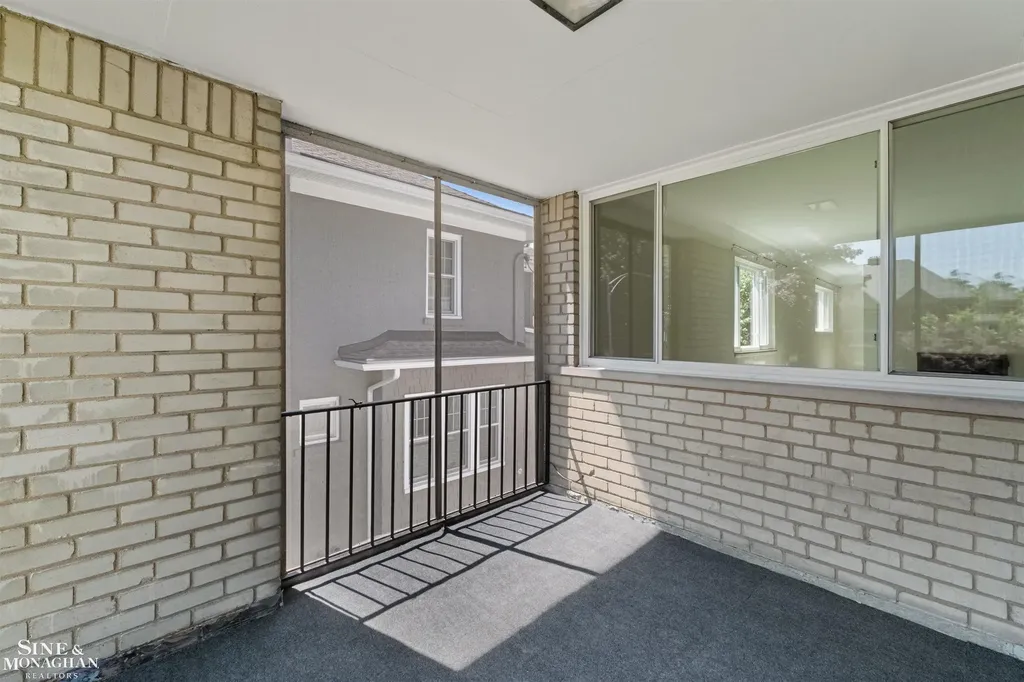515 Neff Road Grosse Pointe City MI 48230
