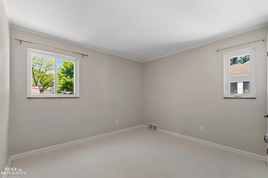 515 Neff Road Grosse Pointe City MI 48230
