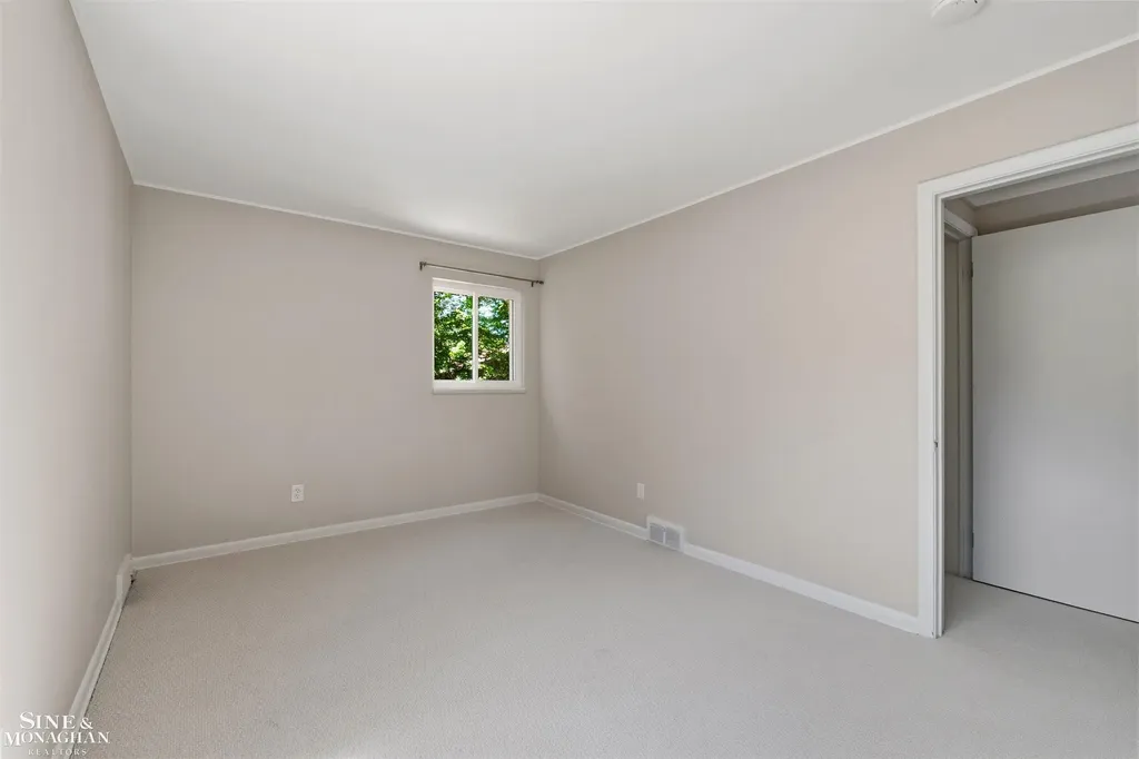 515 Neff Road Grosse Pointe City MI 48230