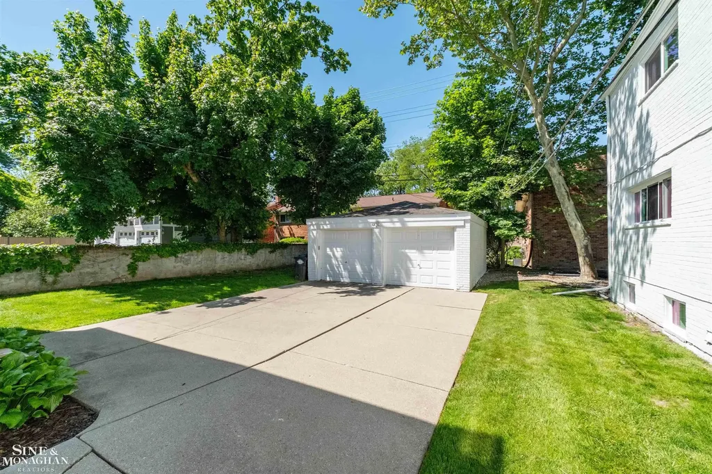 515 Neff Road Grosse Pointe City MI 48230