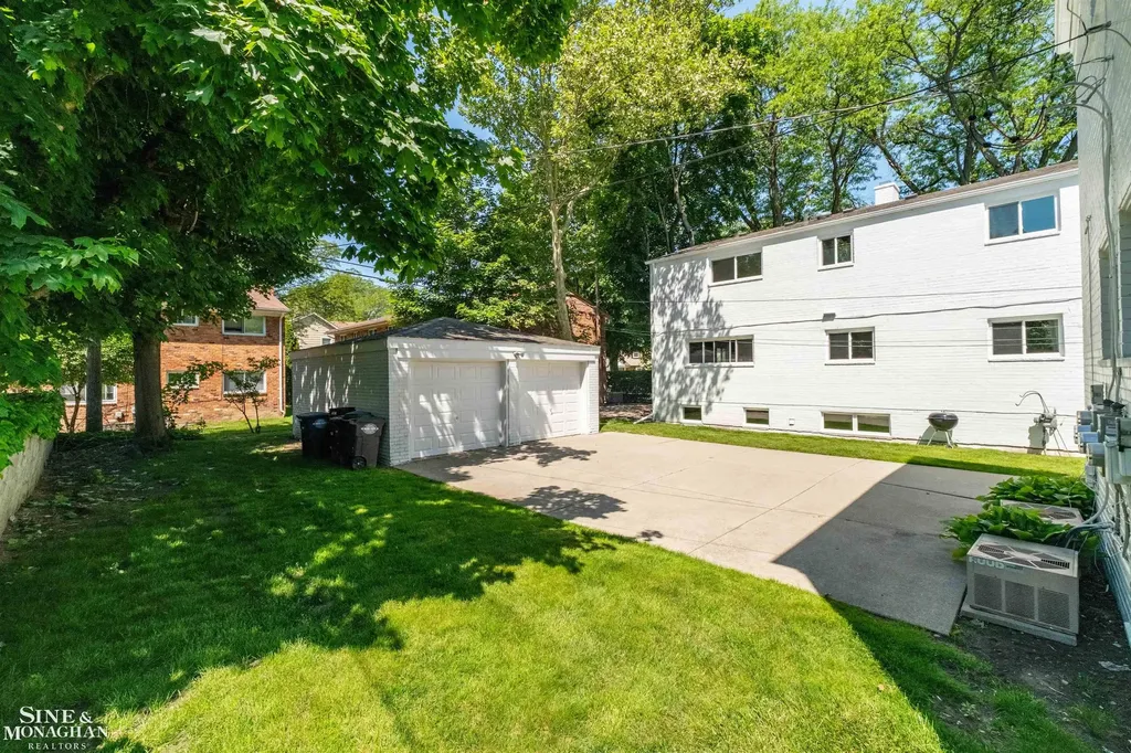 515 Neff Road Grosse Pointe City MI 48230