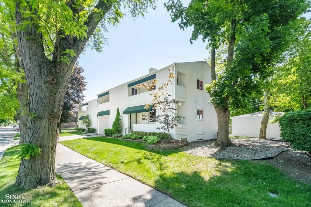 515 Neff Road Grosse Pointe City MI 48230
