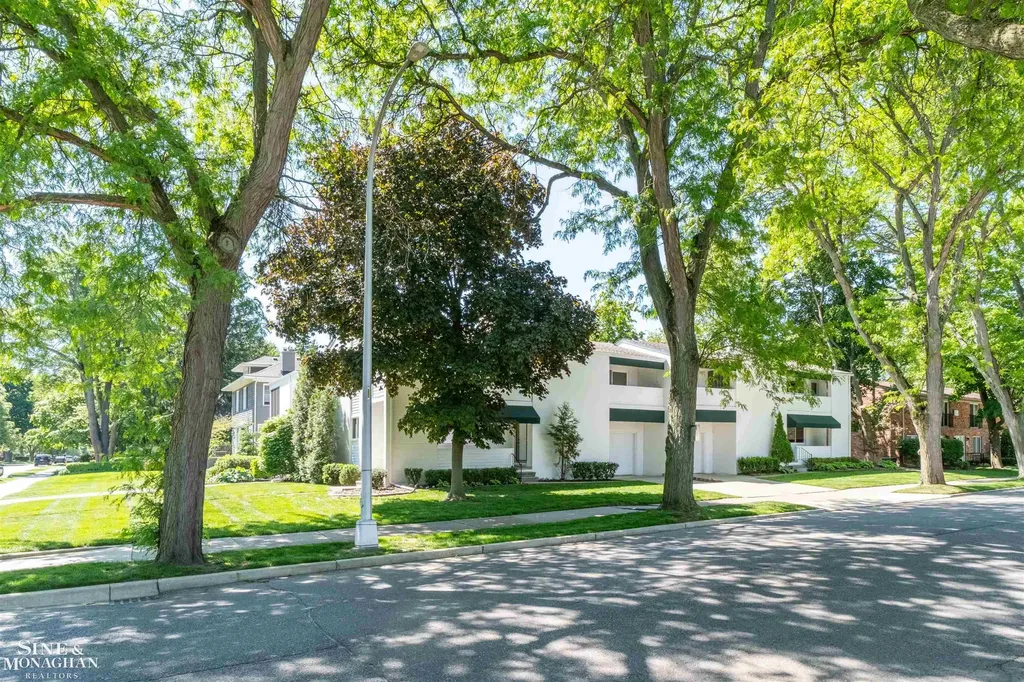 515 Neff Road Grosse Pointe City MI 48230