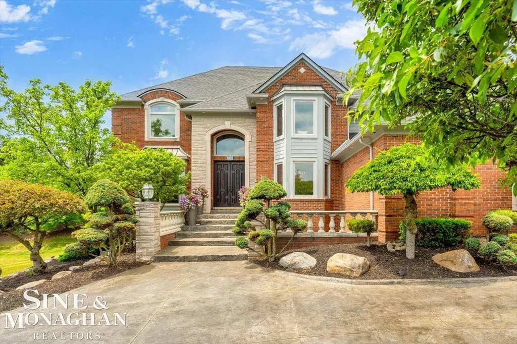 1289 Creek Pointe Drive Rochester City MI 48307