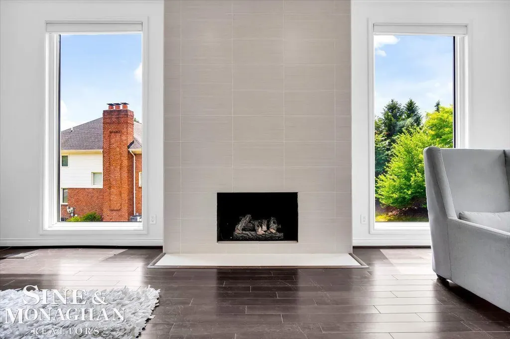 1289 Creek Pointe Drive Rochester City MI 48307