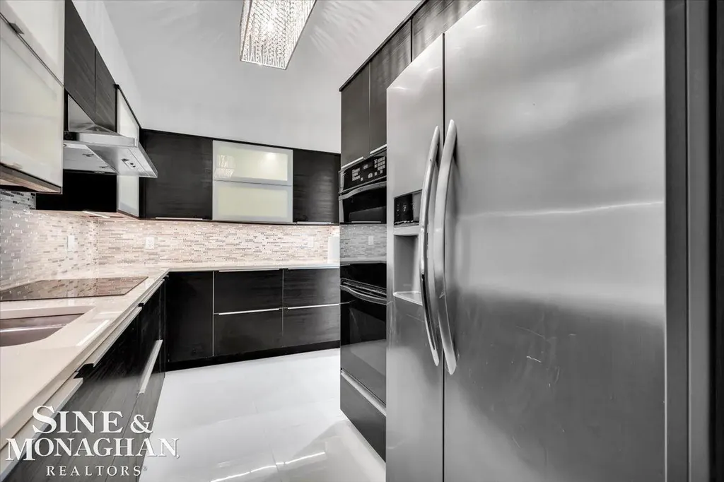 1289 Creek Pointe Drive Rochester City MI 48307