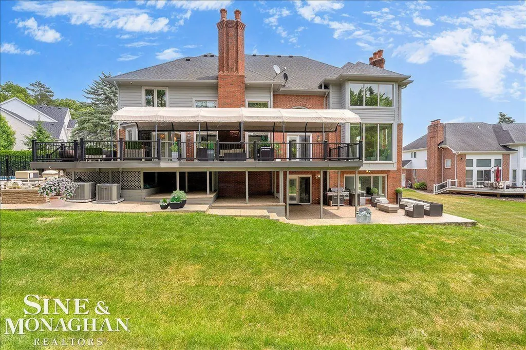 1289 Creek Pointe Drive Rochester City MI 48307