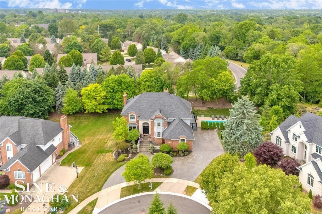 1289 Creek Pointe Drive Rochester City MI 48307