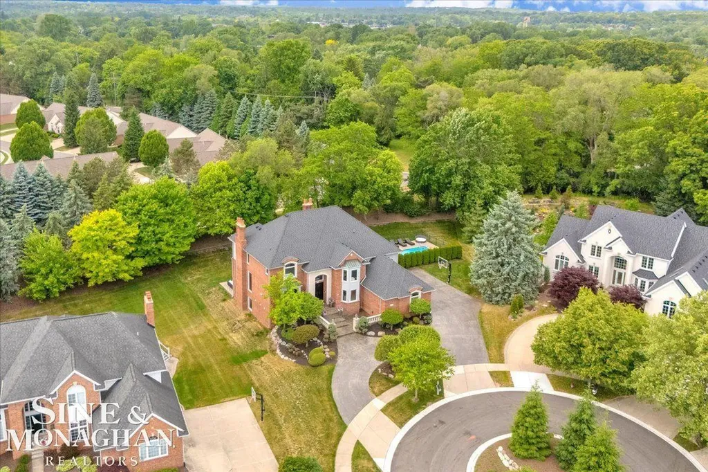 1289 Creek Pointe Drive Rochester City MI 48307