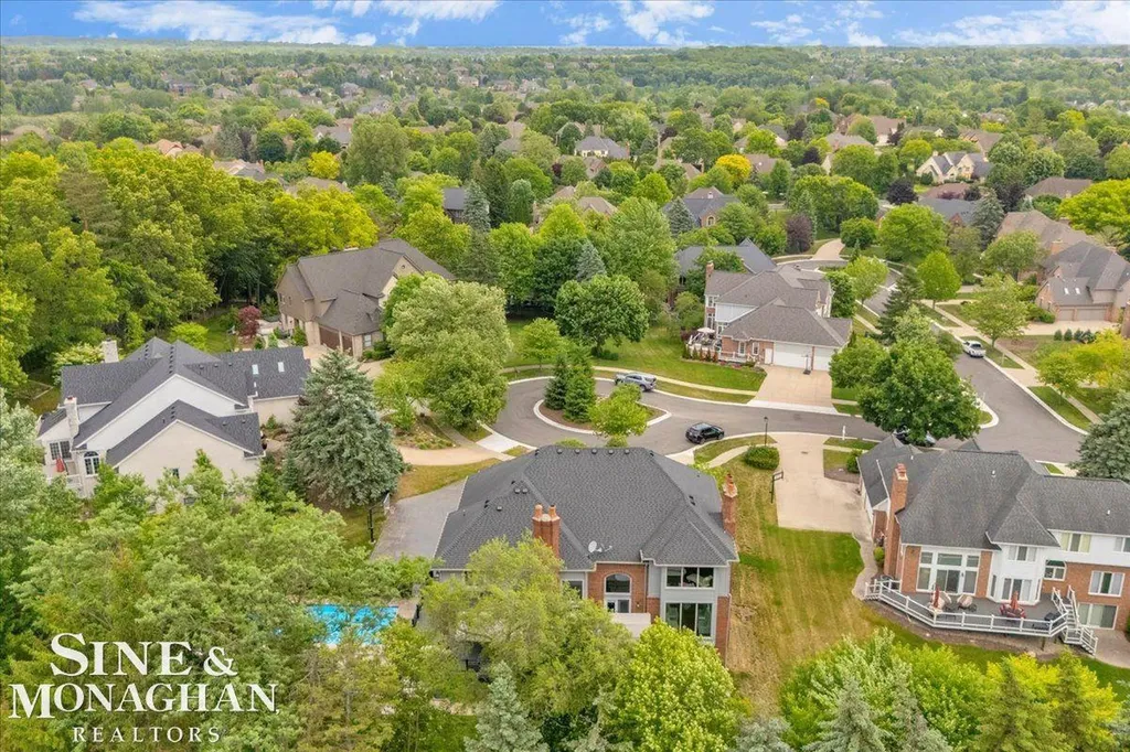 1289 Creek Pointe Drive Rochester City MI 48307