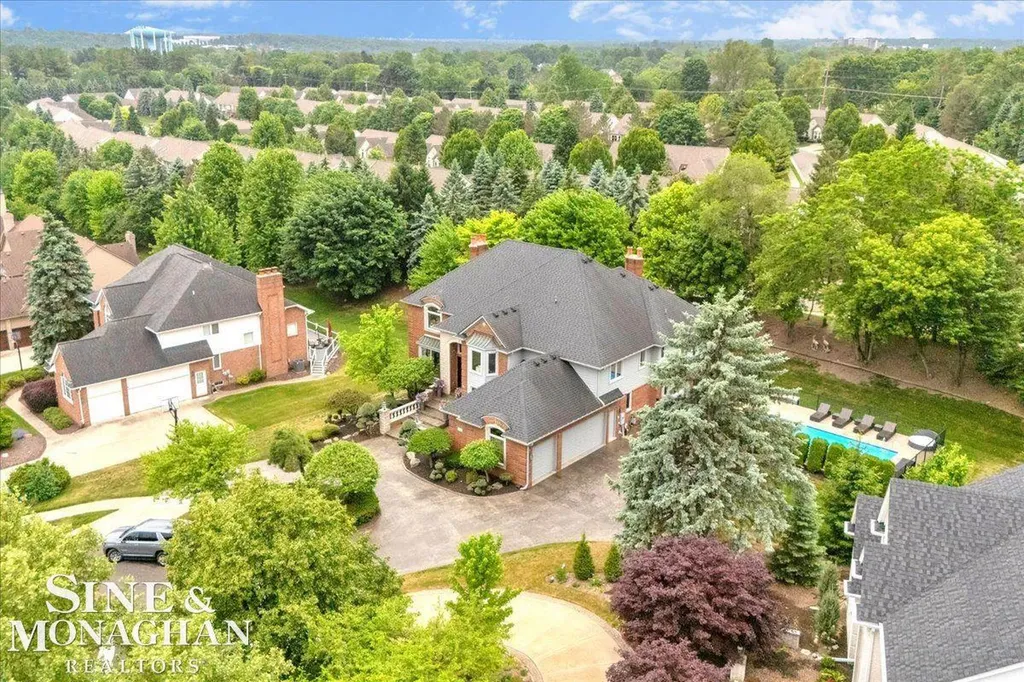 1289 Creek Pointe Drive Rochester City MI 48307
