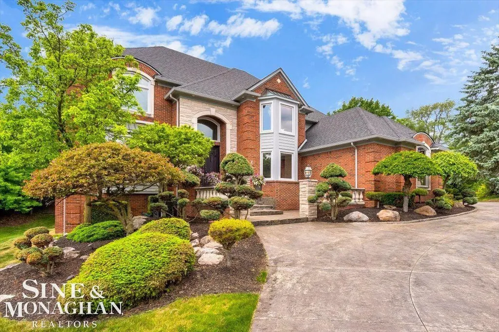 1289 Creek Pointe Drive Rochester City MI 48307