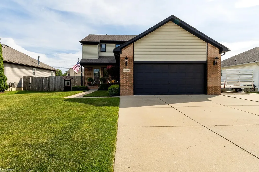 24444 Kolleen Lane Clinton Charter Township MI 48035