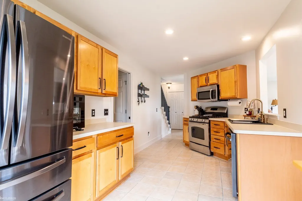 24444 Kolleen Lane Clinton Charter Township MI 48035