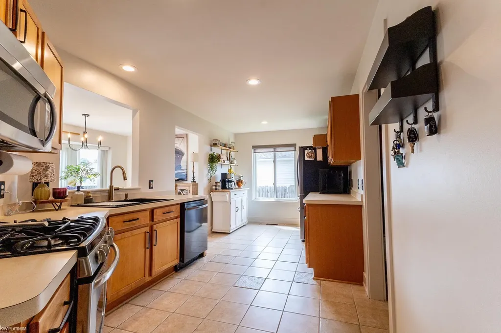 24444 Kolleen Lane Clinton Charter Township MI 48035