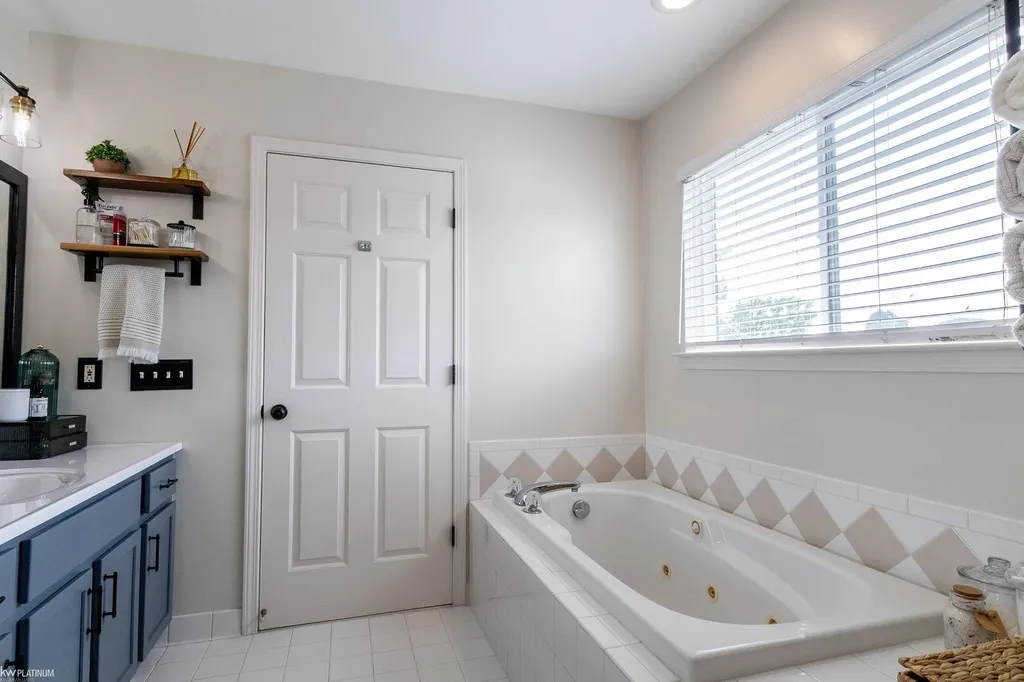 24444 Kolleen Lane Clinton Charter Township MI 48035