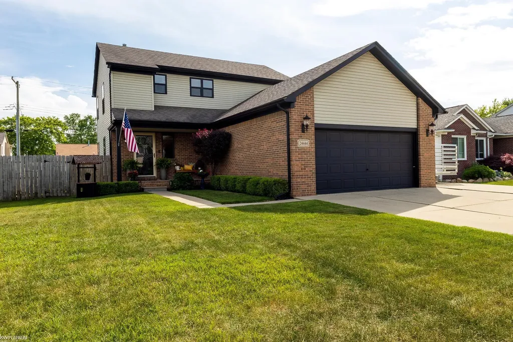 24444 Kolleen Lane Clinton Charter Township MI 48035