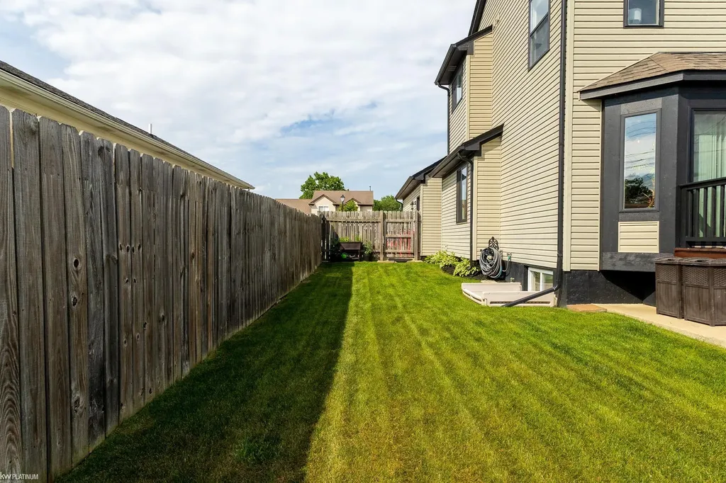 24444 Kolleen Lane Clinton Charter Township MI 48035