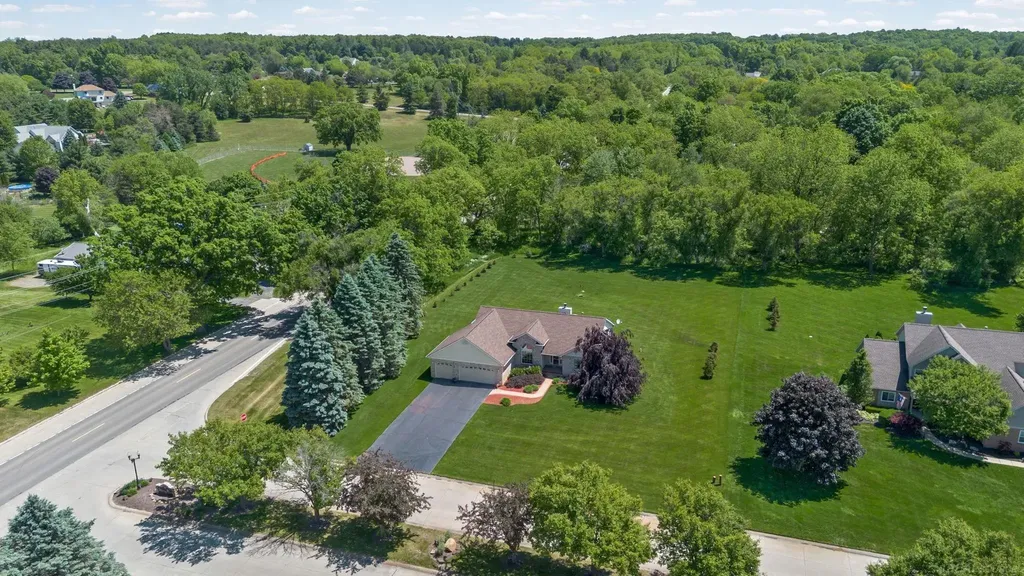 5800 Jeanne Marie Drive White Lake Charter Township MI 48383