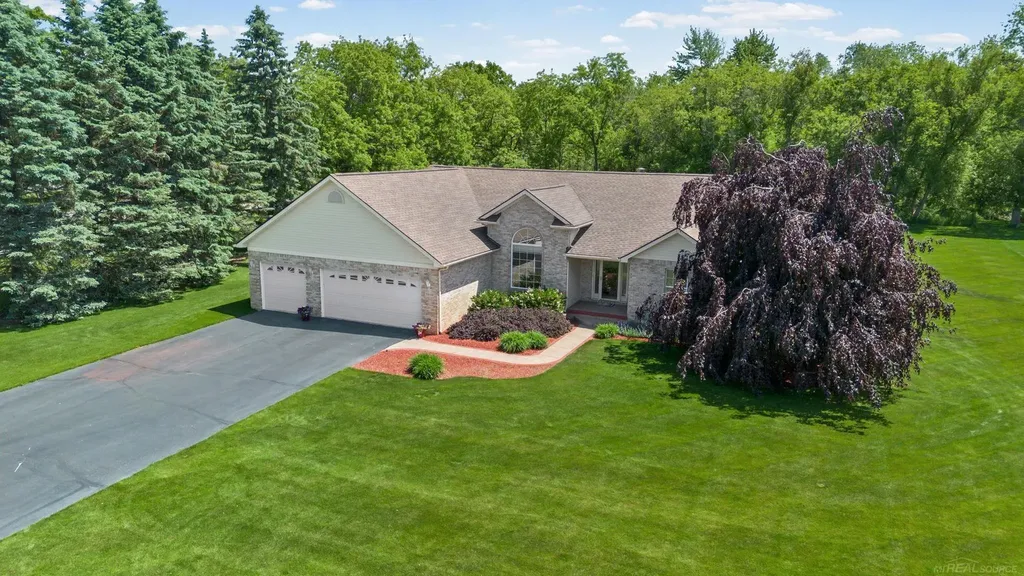 5800 Jeanne Marie Drive White Lake Charter Township MI 48383