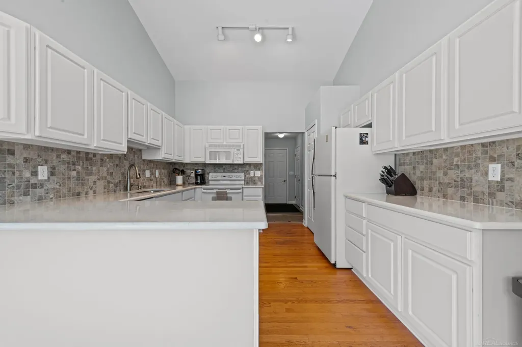 5800 Jeanne Marie Drive White Lake Charter Township MI 48383
