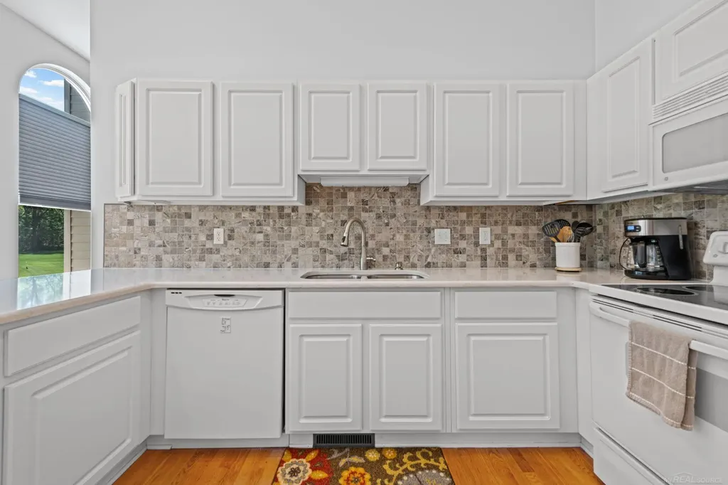 5800 Jeanne Marie Drive White Lake Charter Township MI 48383